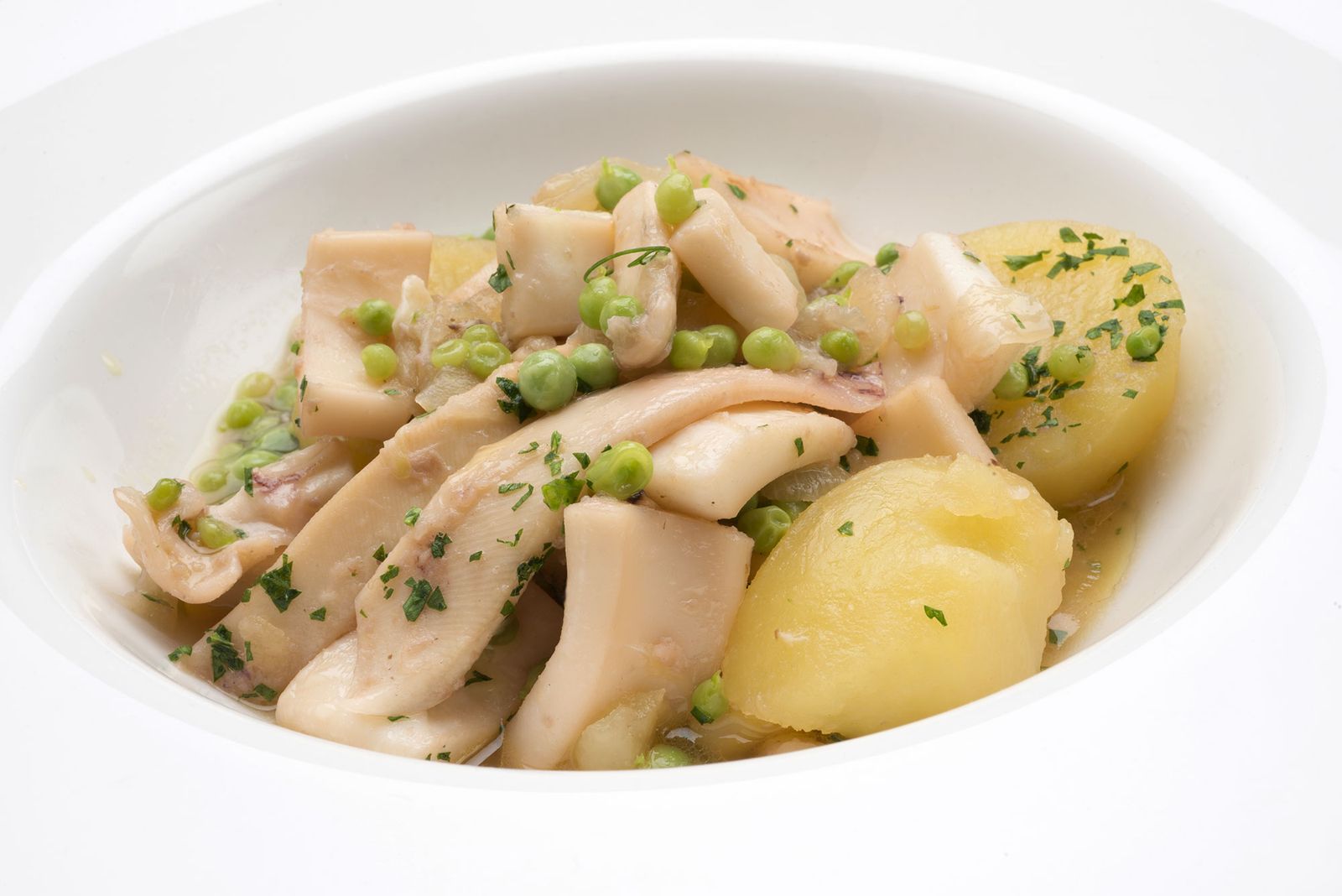 5961 1 Calamares con patatas y guisantes (1347) xl