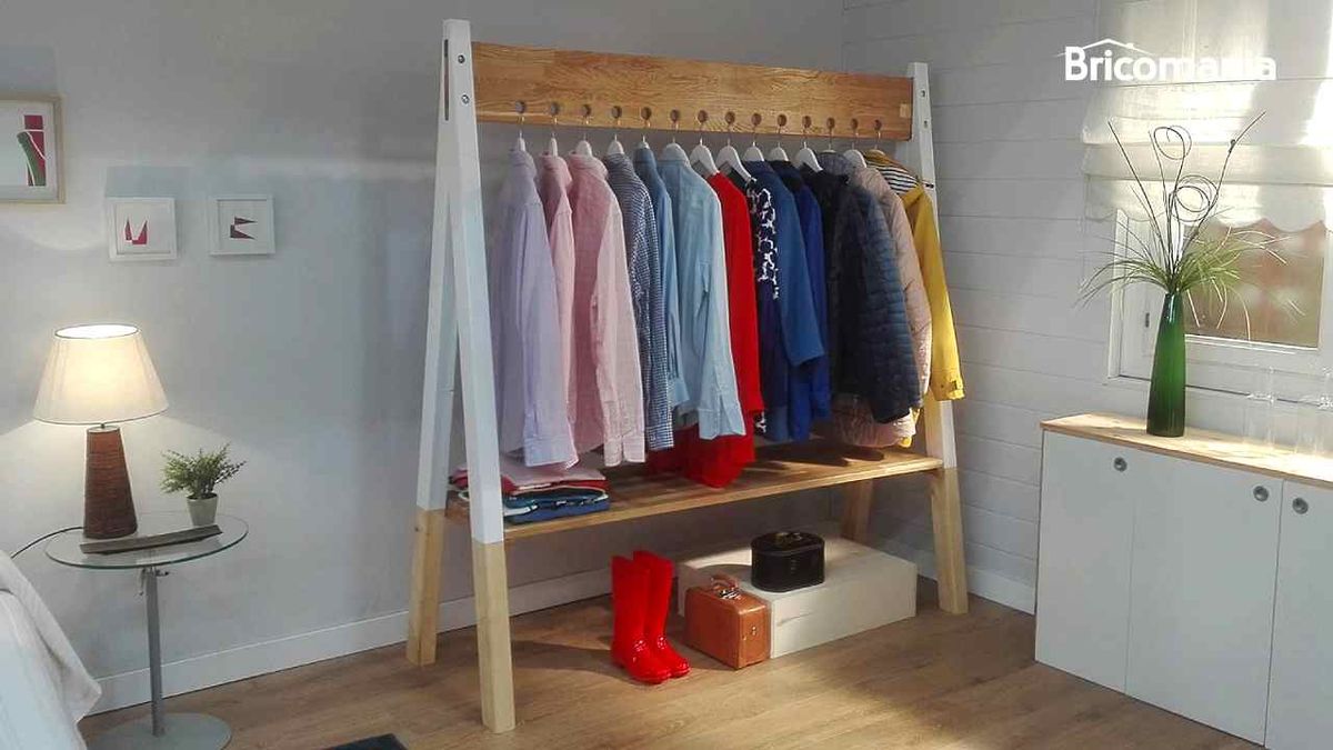 Perchero burro de madera