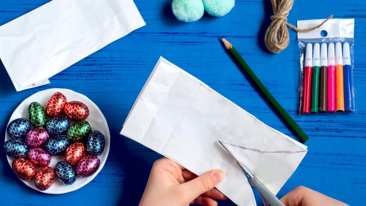 ideas creativas envolver regalos originales conejo paso 2