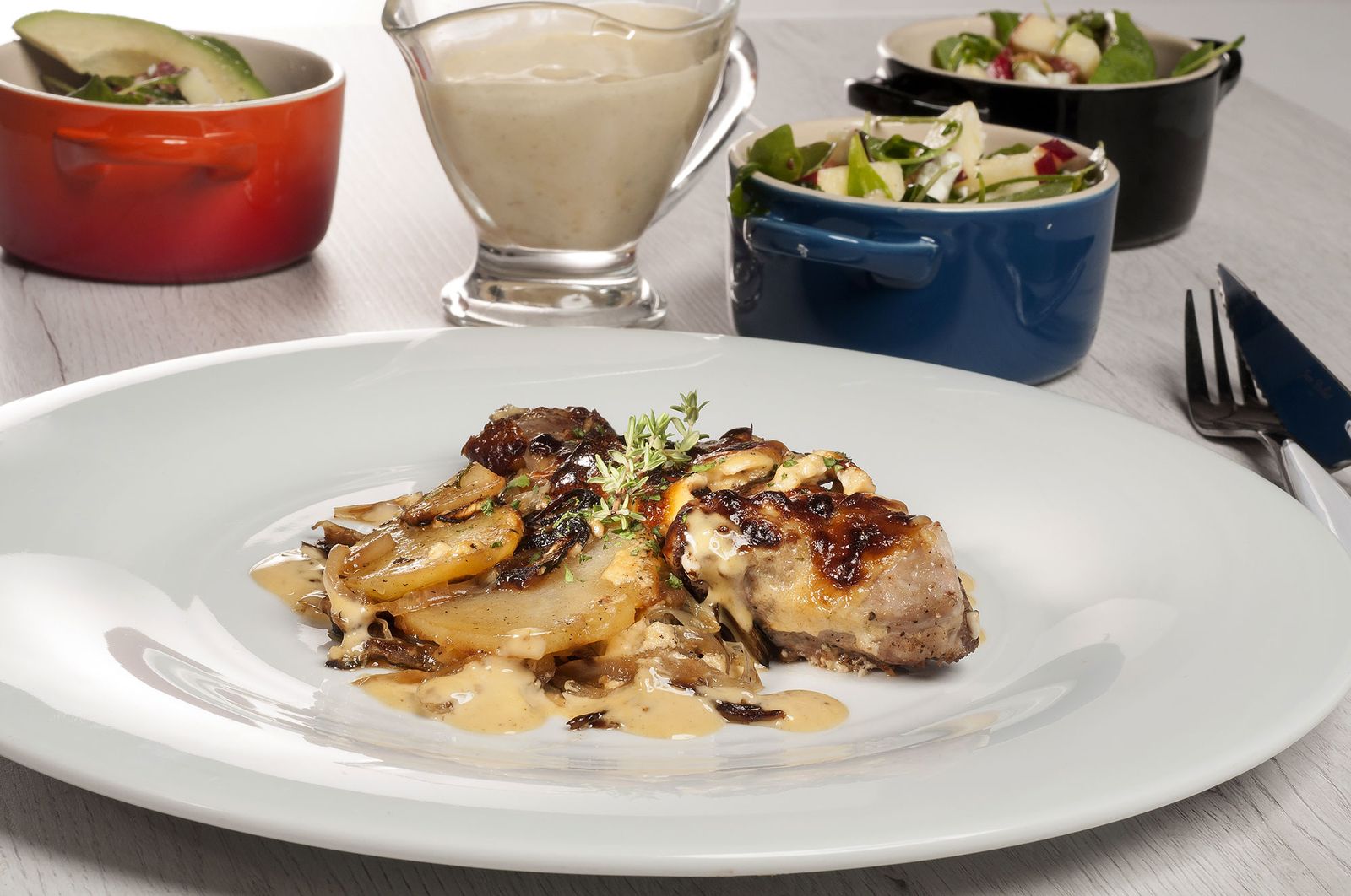 1873 Conejo gratinado con verduras y alioli de tomillo (1057) xl