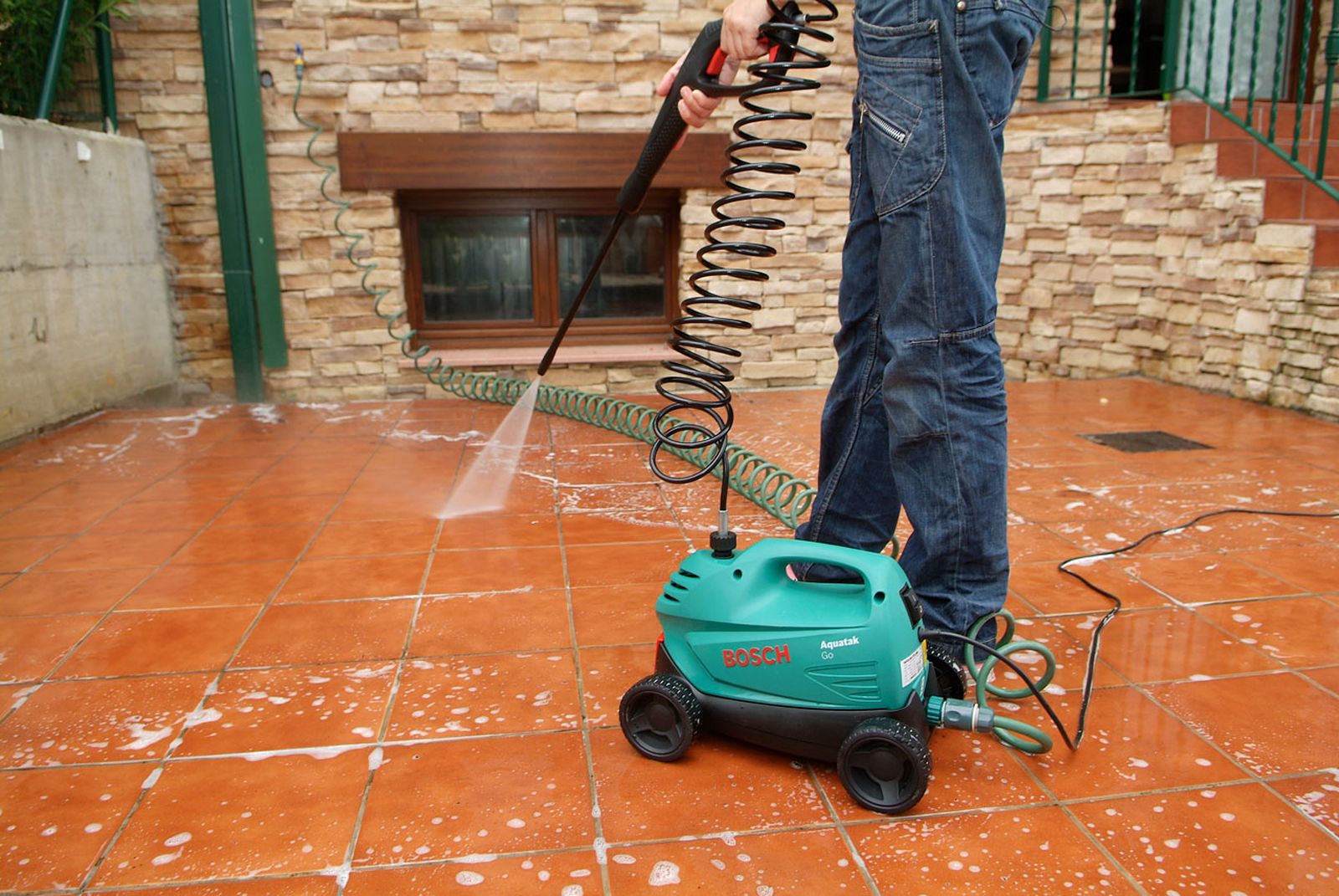 Limpiar la terraza con limpiadora a presión paso 8