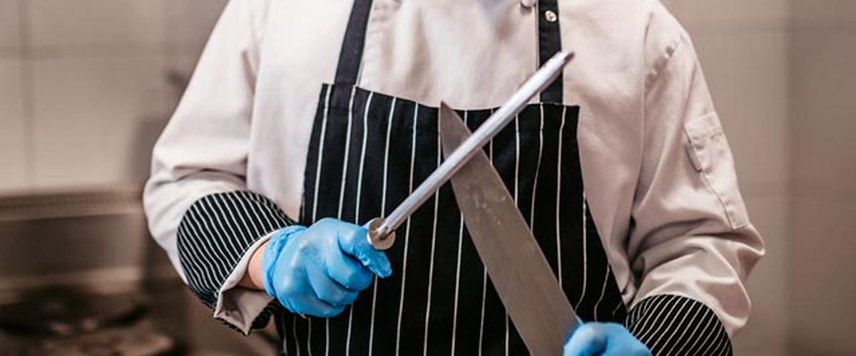 Infografía sobre cómo afilar cuchillo con chaira / Imagen: Arcos