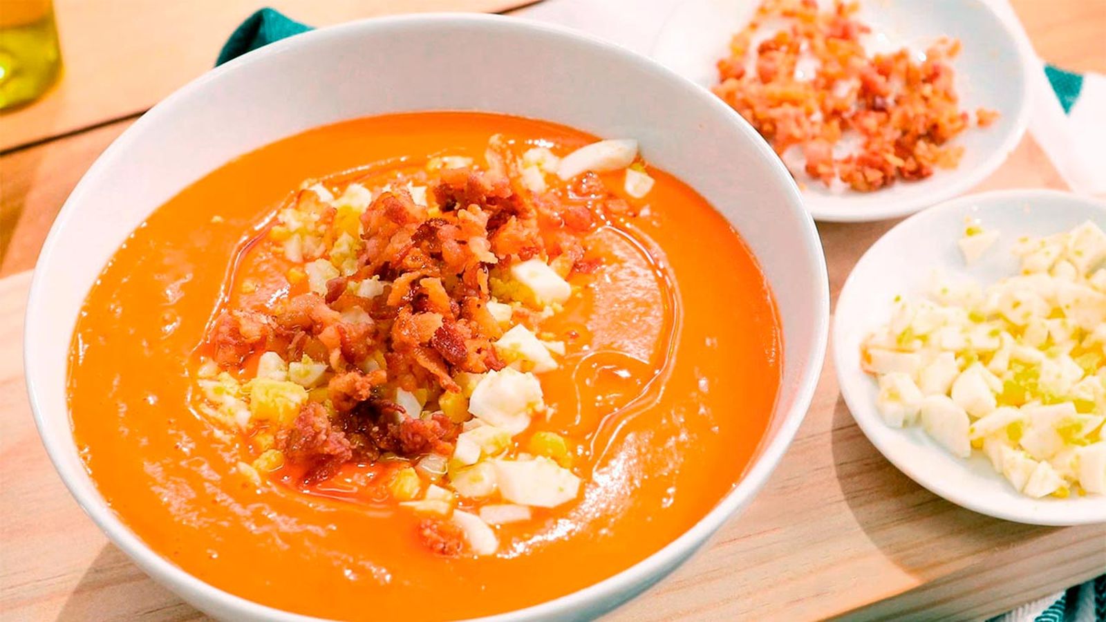 Cremas frías con más éxito del verano  salmorejo