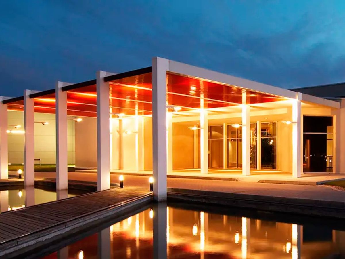 La bodega Legaris presenta una arquitectura minimalista