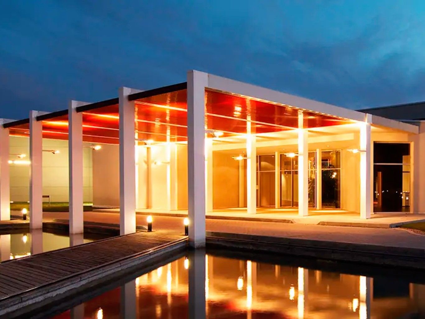 La bodega Legaris presenta una arquitectura minimalista