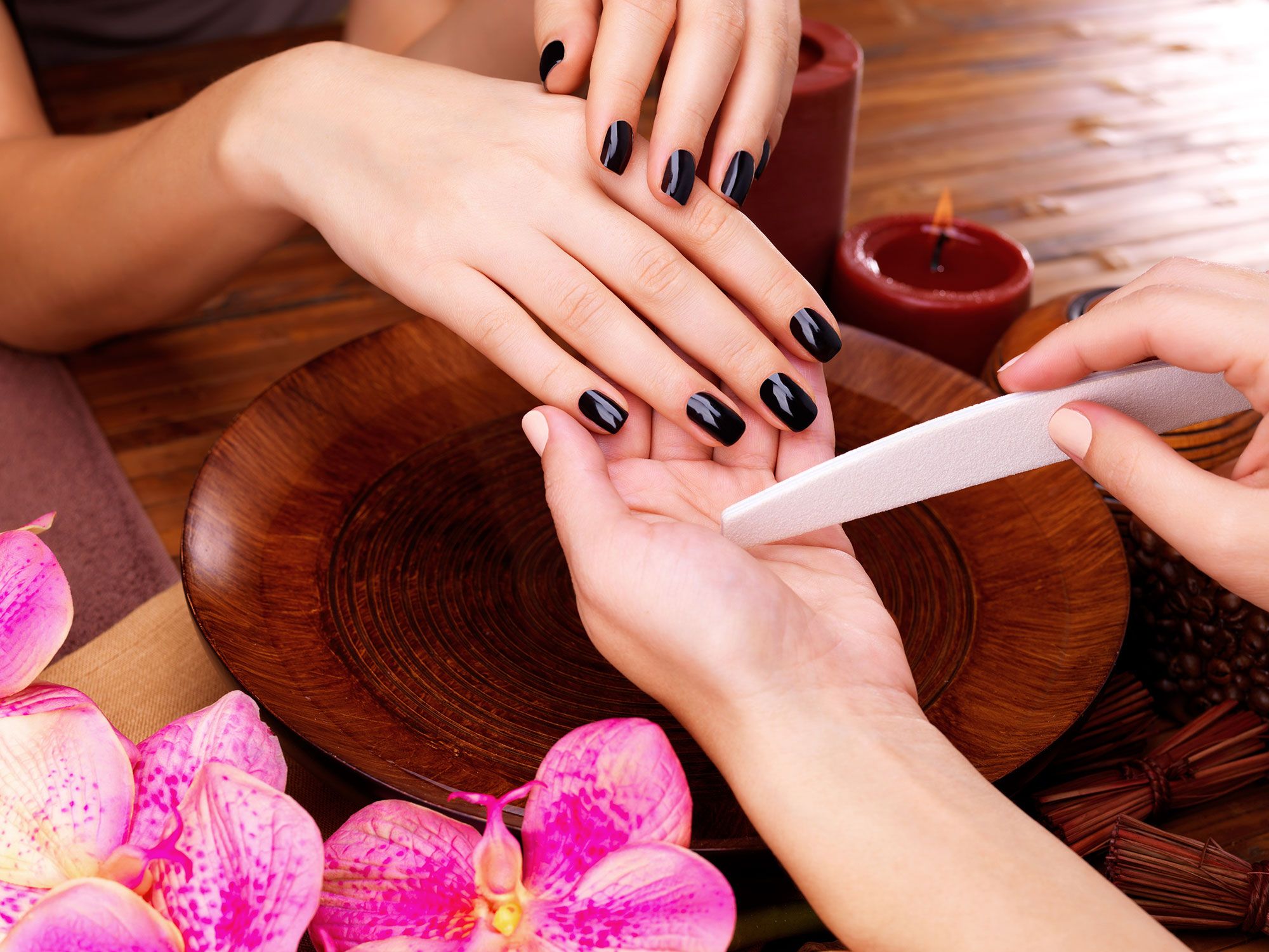Manicura en negro