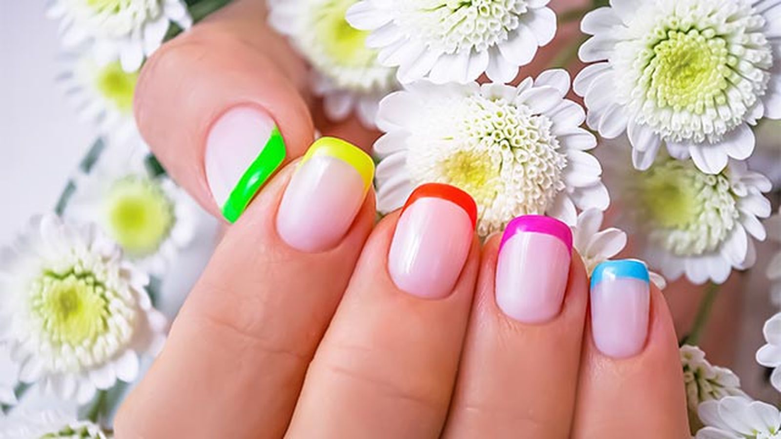 manicura francesa de colores borde