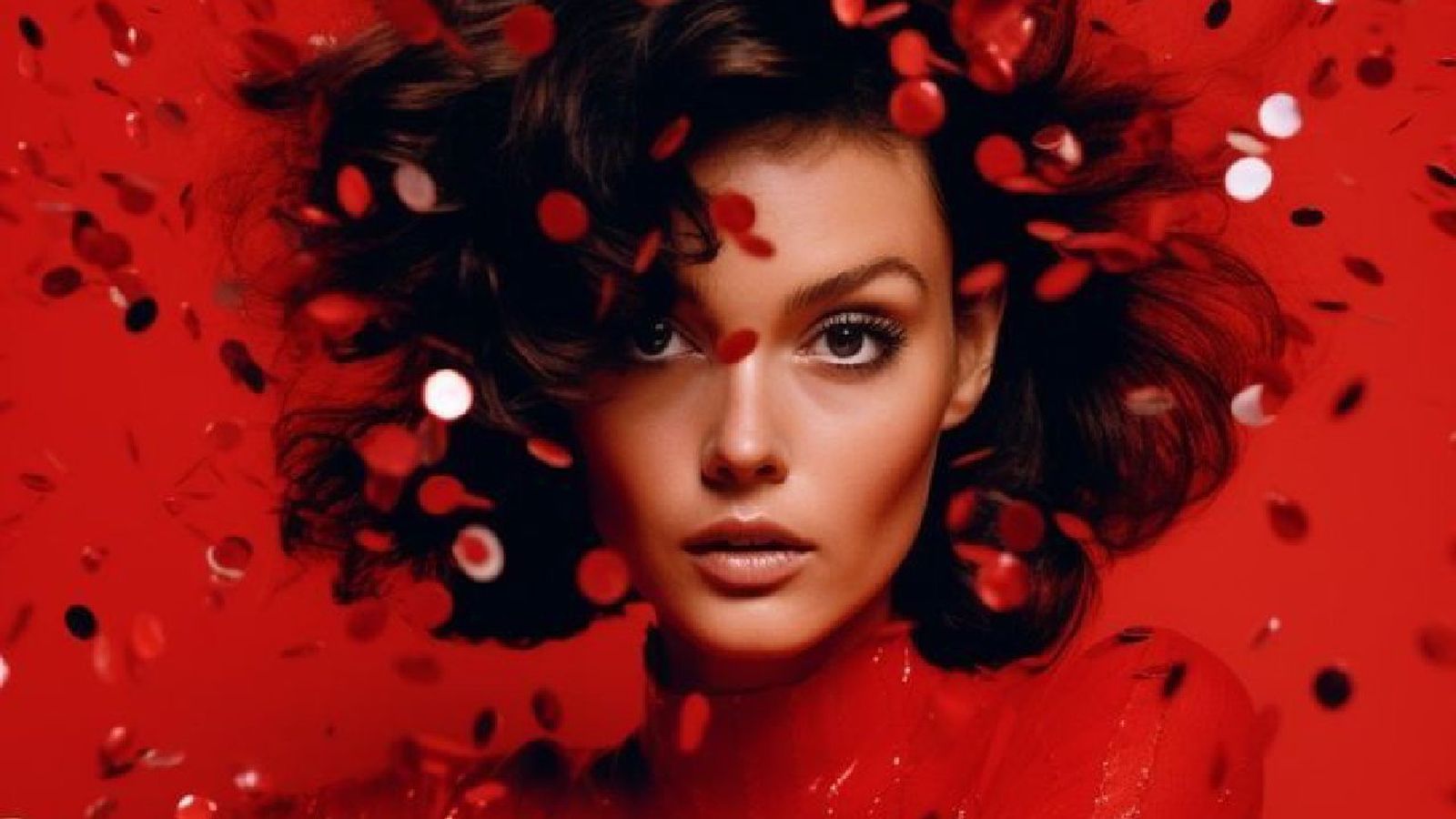 El rojo es perfectos para deslumbrar en Nochevieja