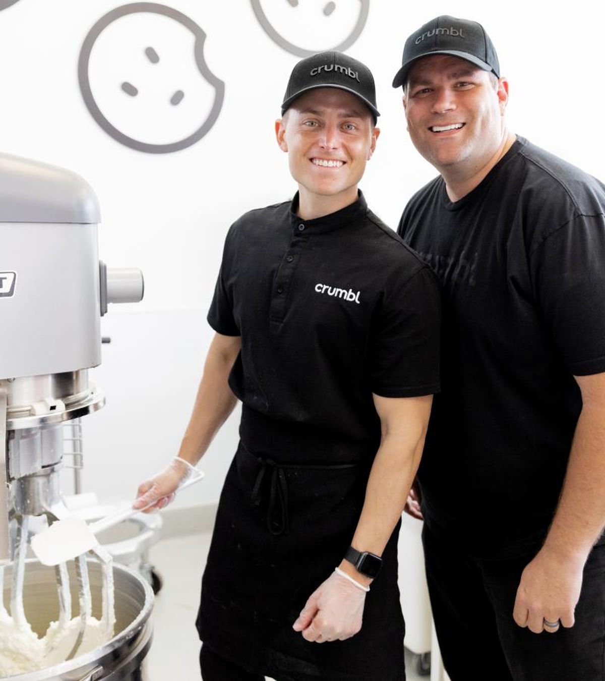 Jason McGowan y Sawyer Hemsley abrieron Crumbl en 2017