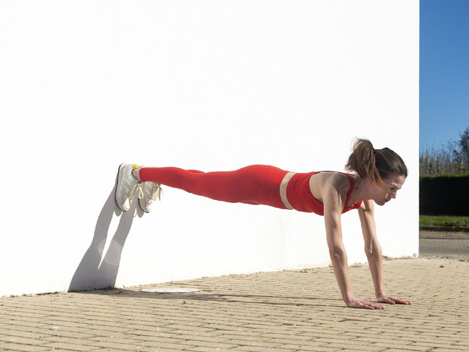 Los ejercicios de pilates en la pared fortalecen y tonifican el cuerpo