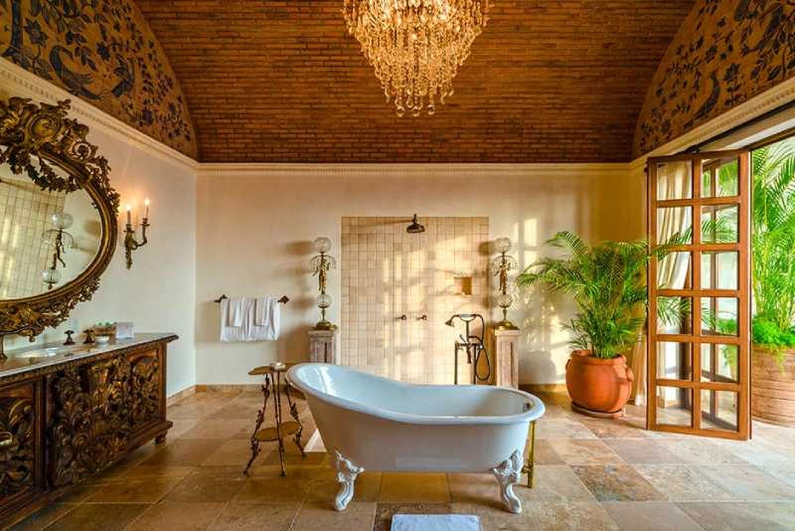 La bañera de la Suit Cleopatra.