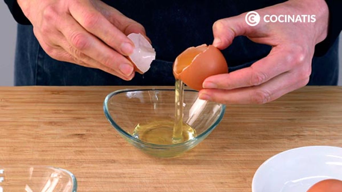 Receta de tiramisú en vasitos, postre italiano con sabor a café  paso 1