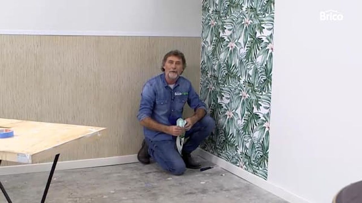 972 empapelar pared paso 14