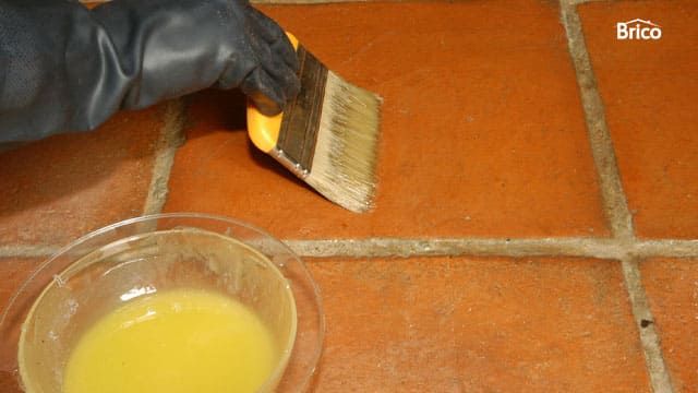 Abrillantar suelo de barro cocido natural paso 3