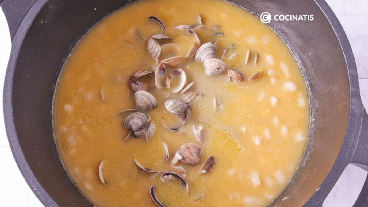 Cocinamos las alubias junto con las almejas