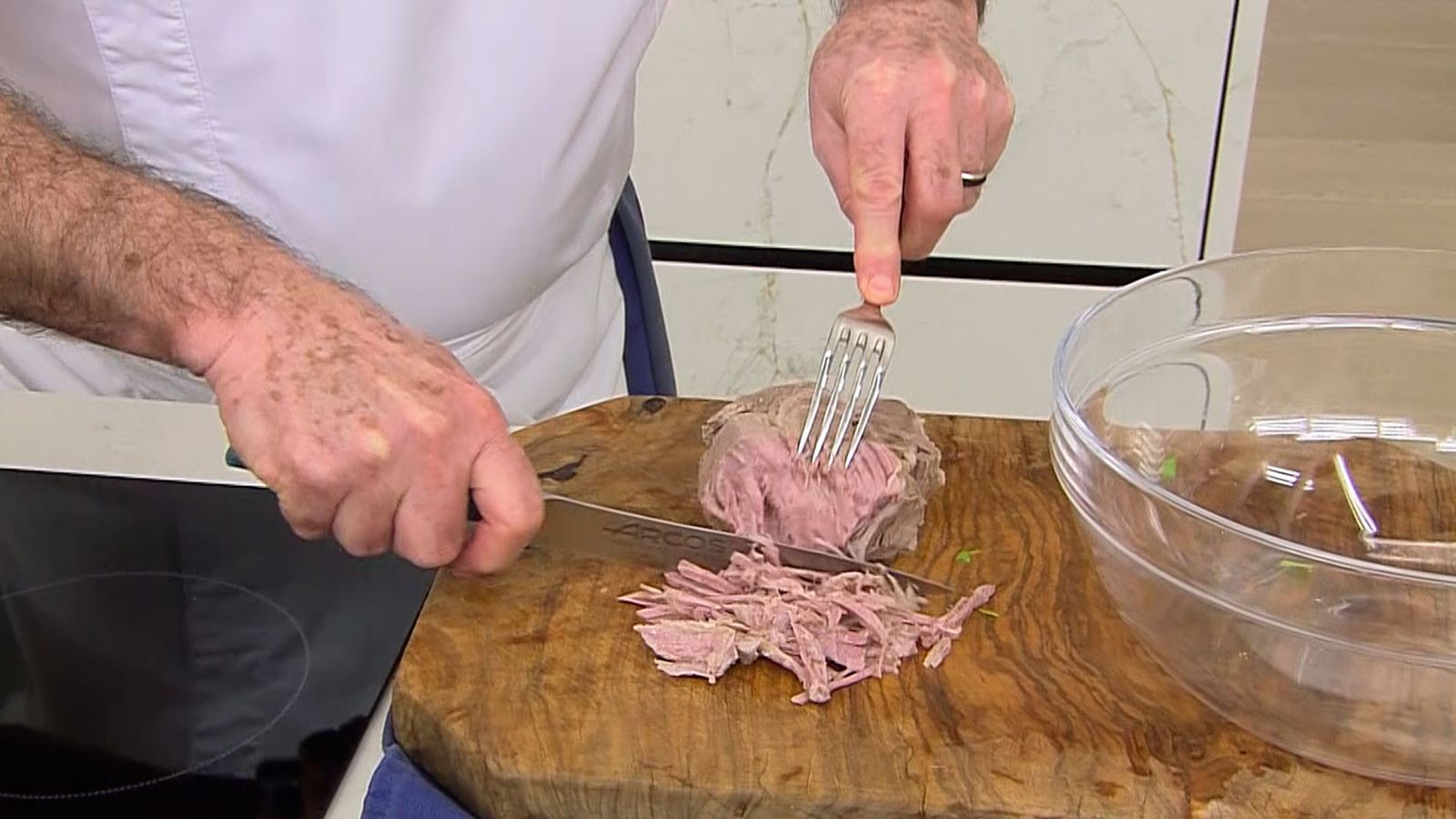 KARL6694 Cocido de acelgas con pringa potaje andaluz receta karlos arguinano paso4