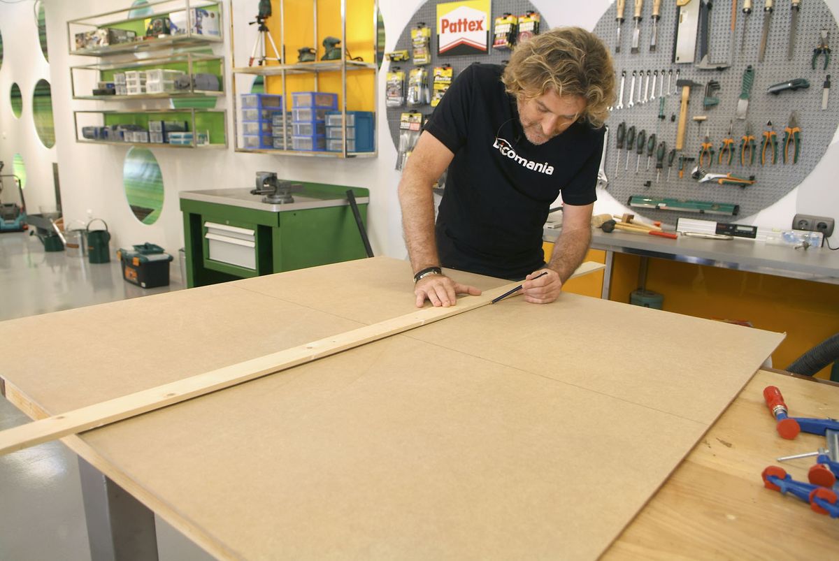 brico 0513 decorar puertas armario paneles colores paso 1