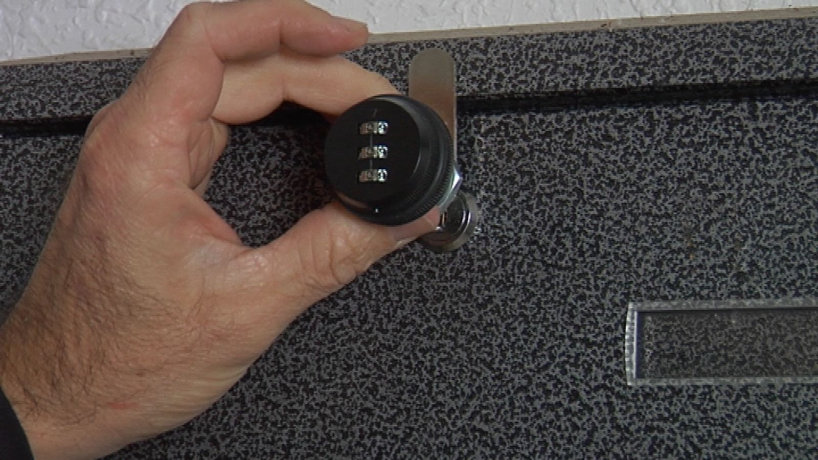 Cerradura de combinación para buzón