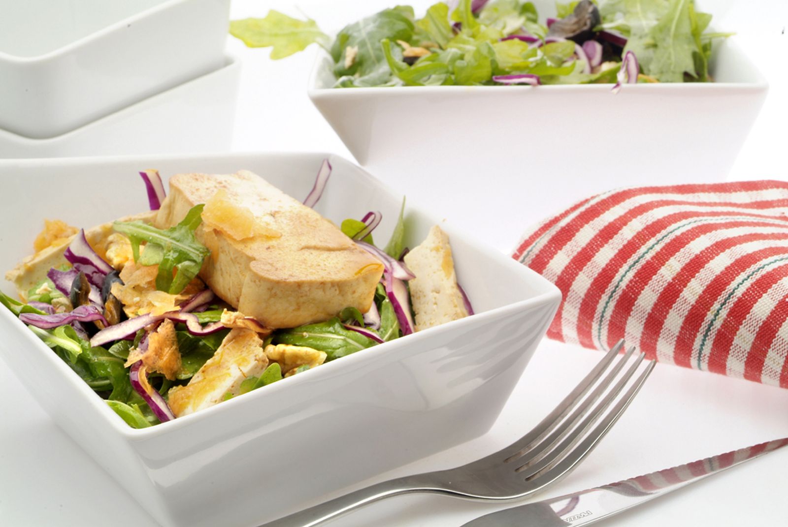 ENSALADA DE TOFU Y NUECES