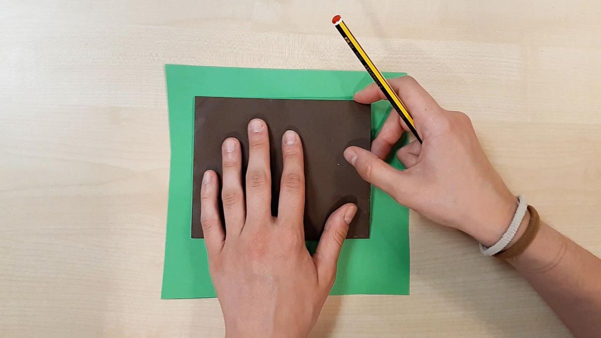 como hacer noria cartulina paso 7