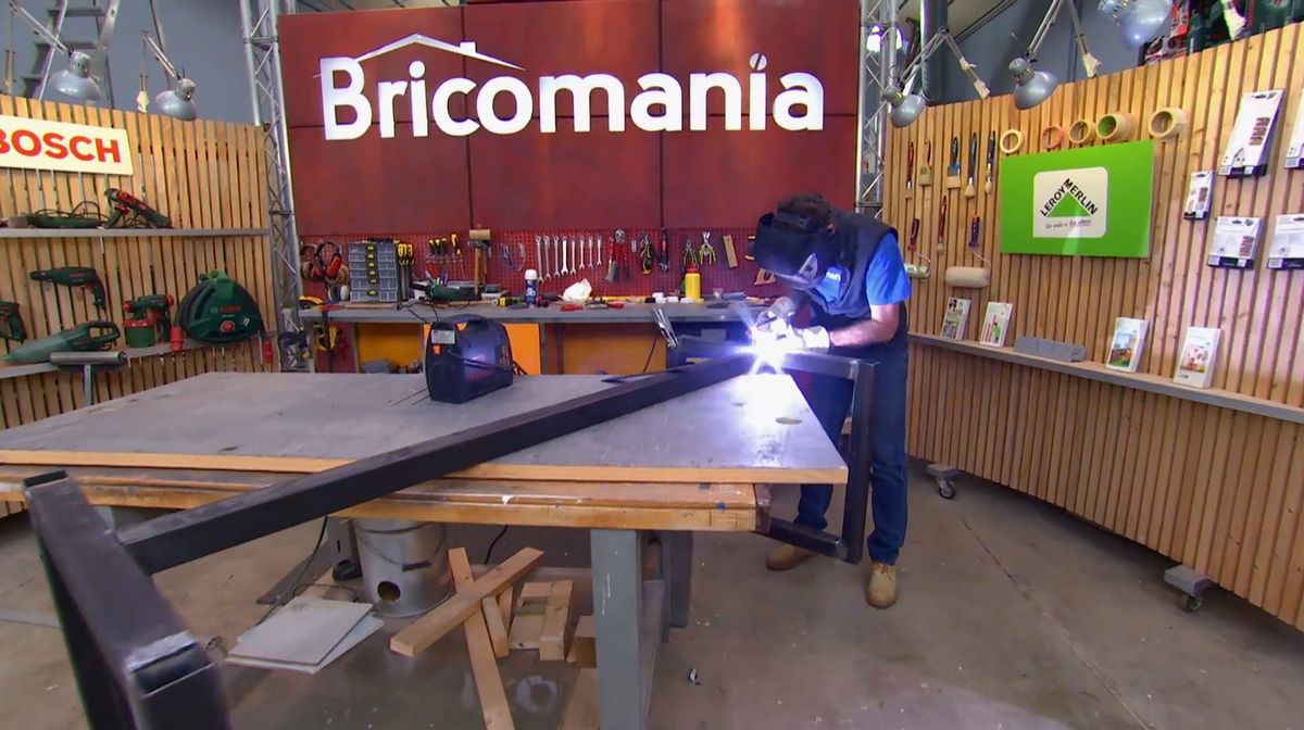 Cómo hacer una mesa de diseño de cristal paso 8