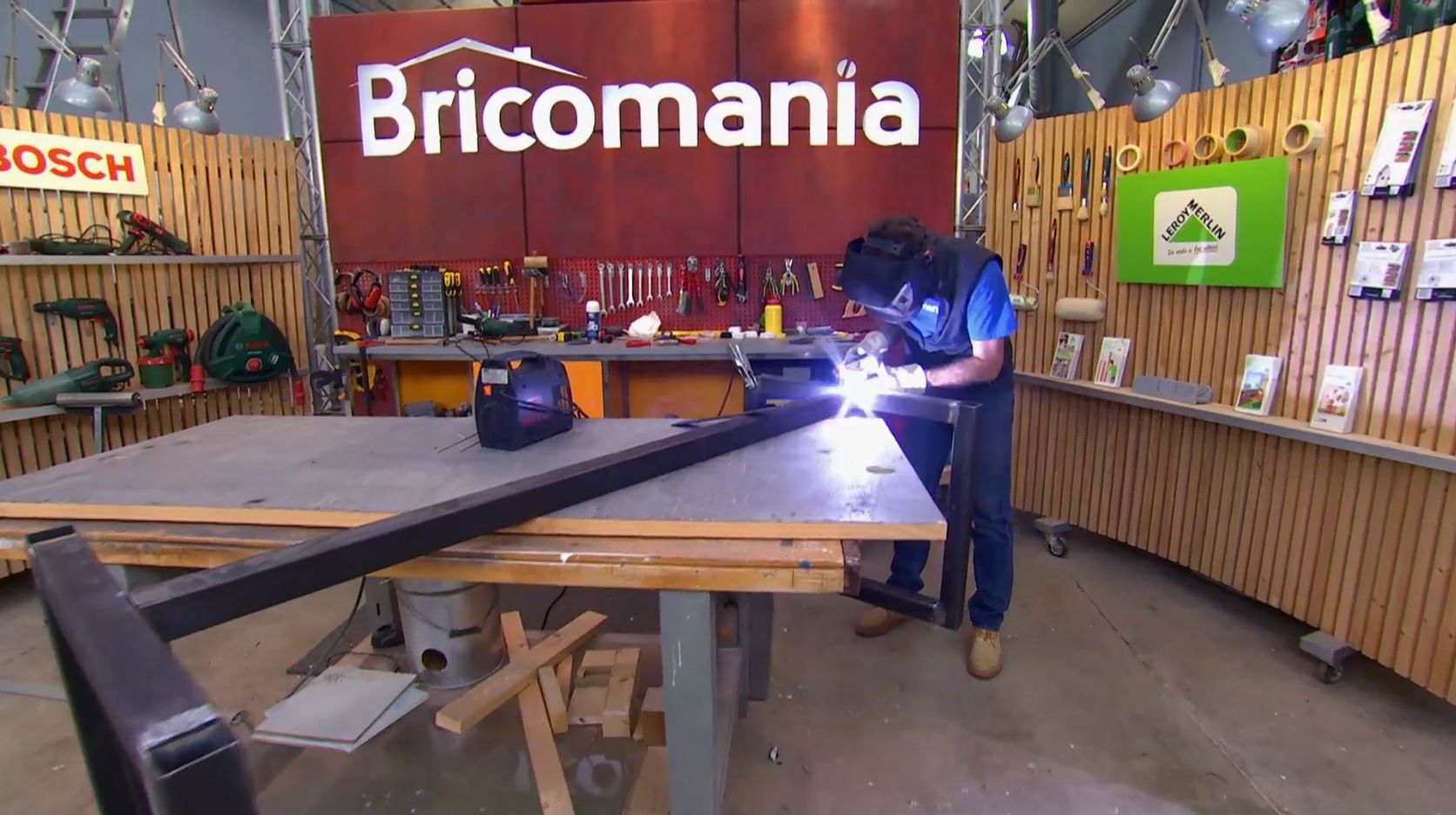 Cómo hacer una mesa de diseño de cristal paso 8