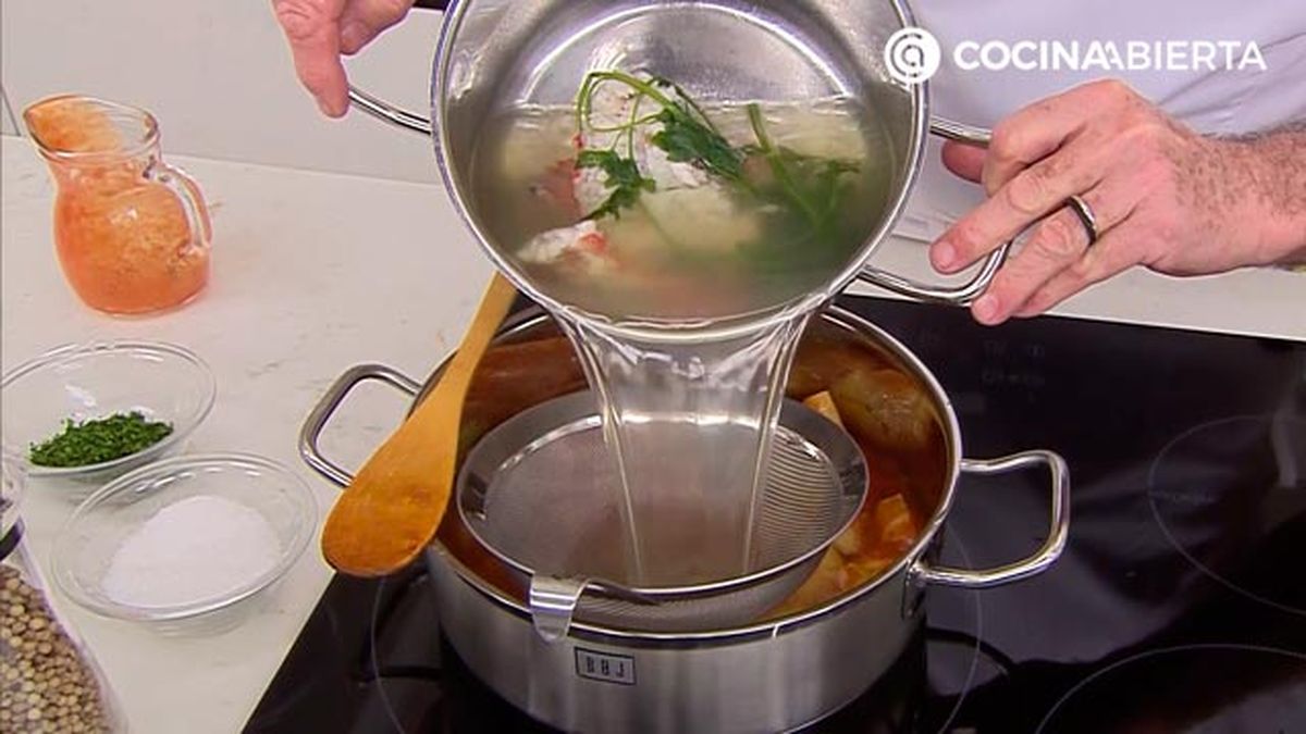 suquet de peiz guiso de pescado receta karlos arguinano karl67480321 paso2