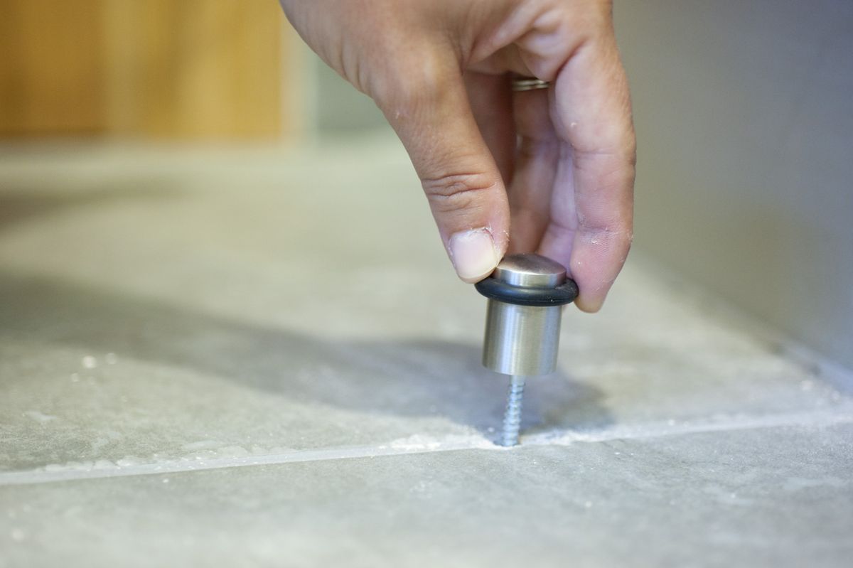 bricomania 664 colocar topes para puertas p7