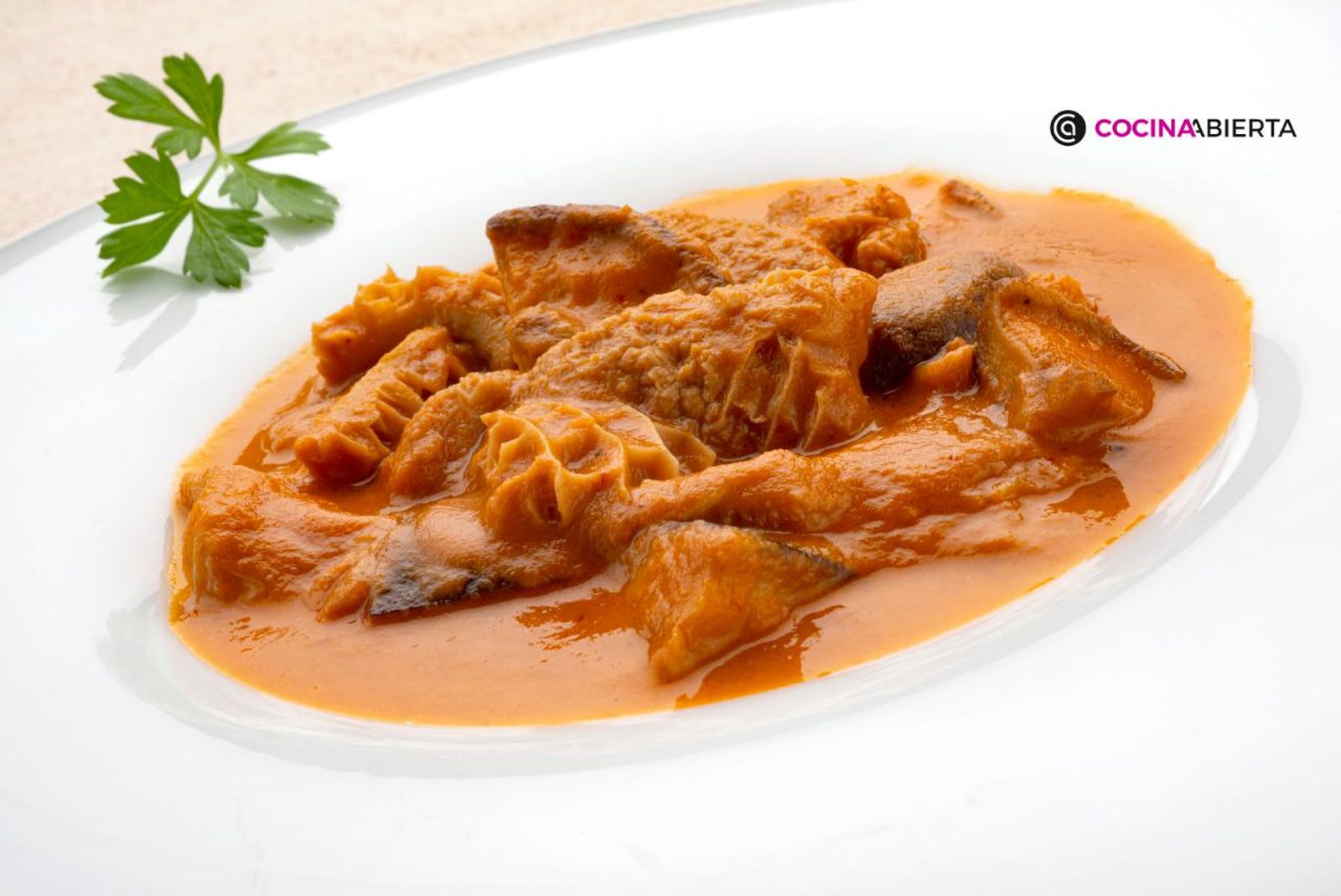 Callos con setas shiitake en salsa picante