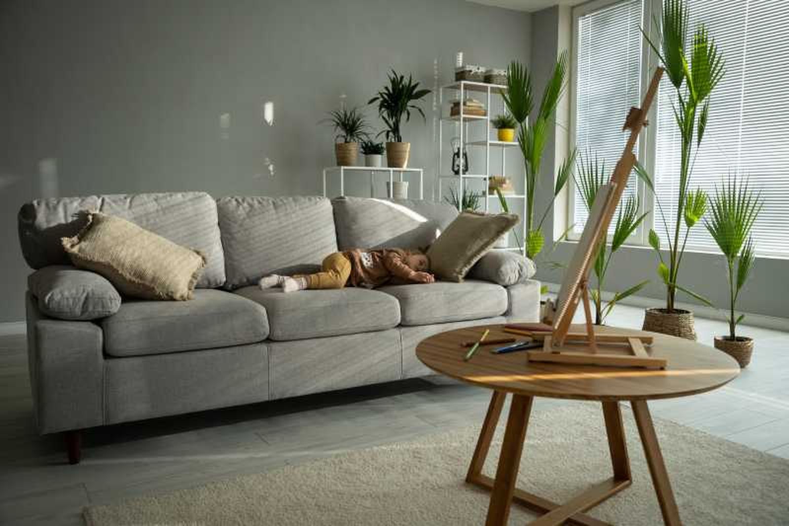 Salón fresco y natural muy acogedor.