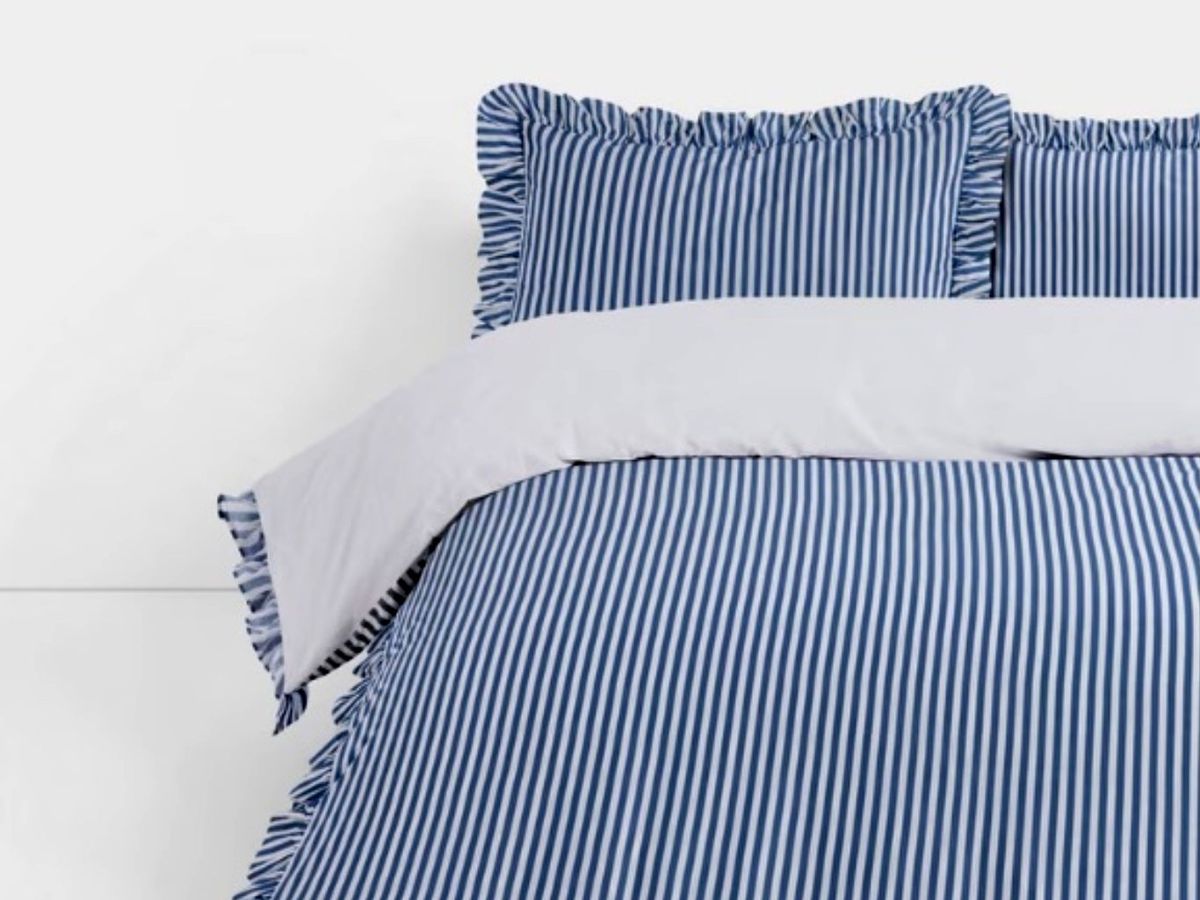 Colcha de rayas azules