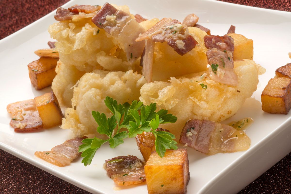 5353 Coliflor con tocineta y patatas fritas (738) xl