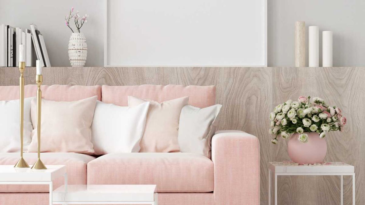 Salón con decoración coquette.