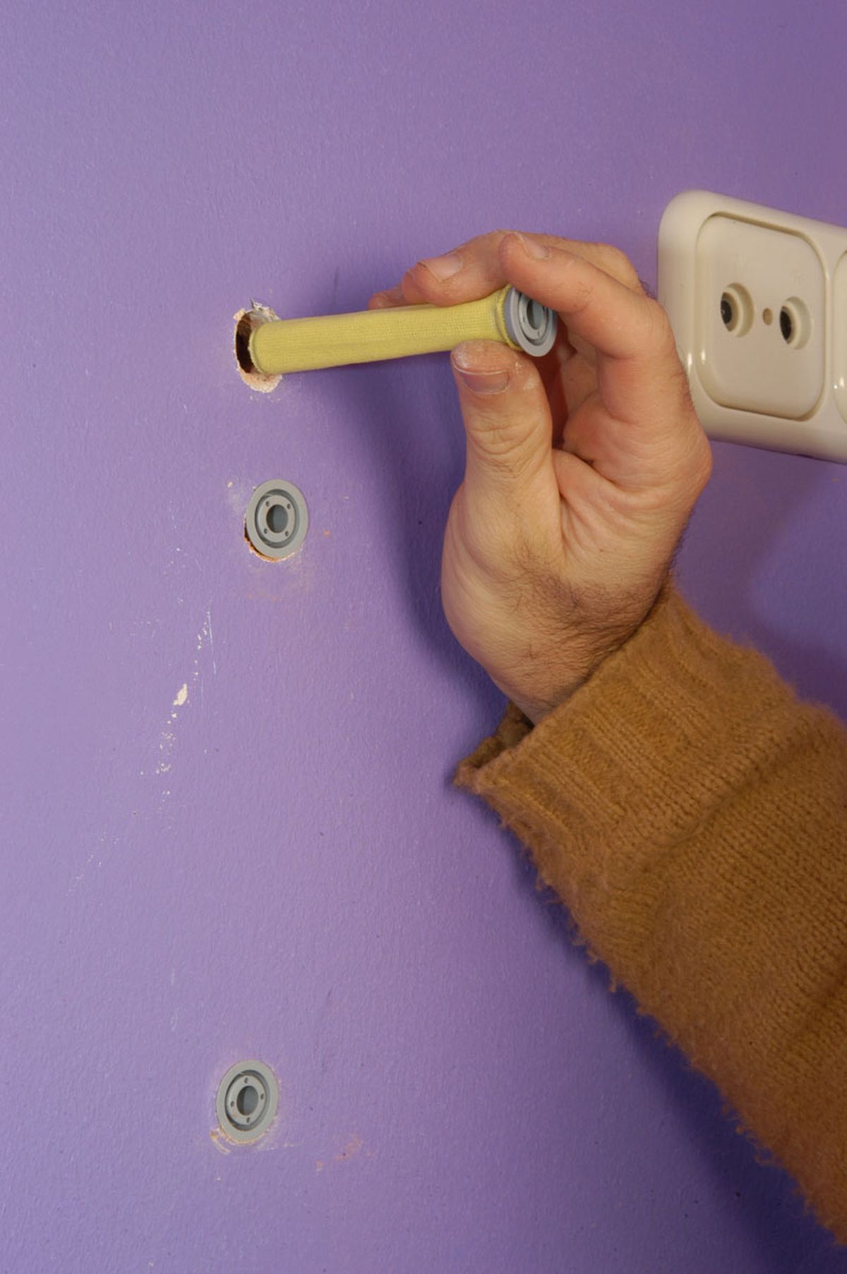 Cómo fijar un soporte para TV paso 3