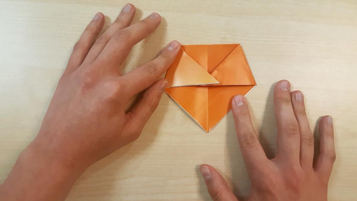 como hacer un perro shiba inu de origami paso 3