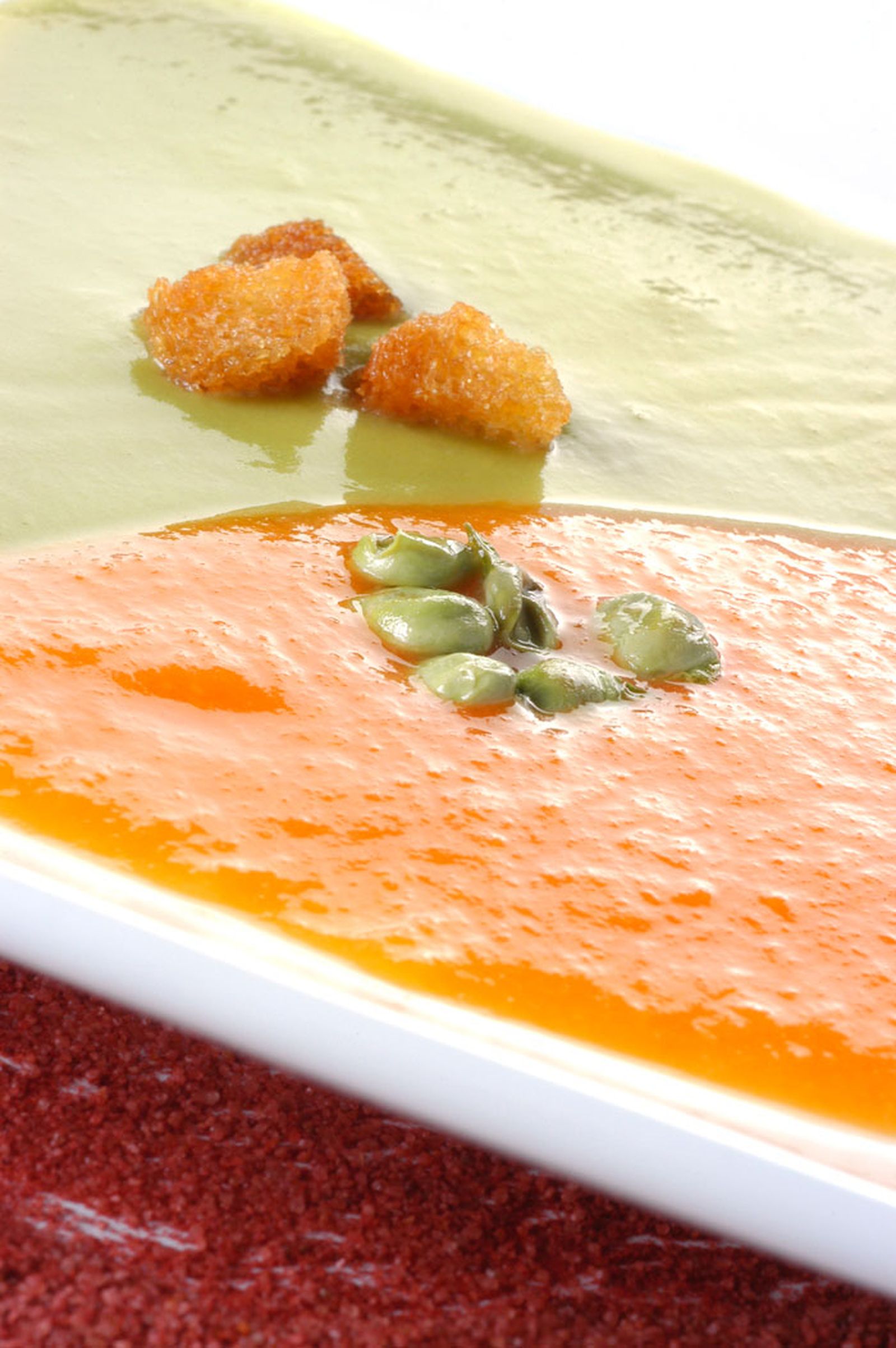 Crema verde y naranja