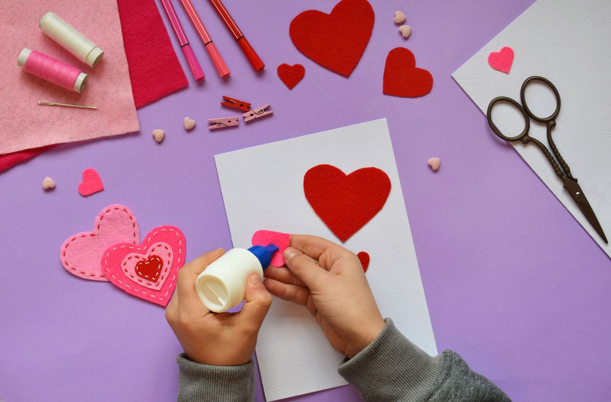 tarjeta san valentin niños tarjeta corazones de fieltro paso 1