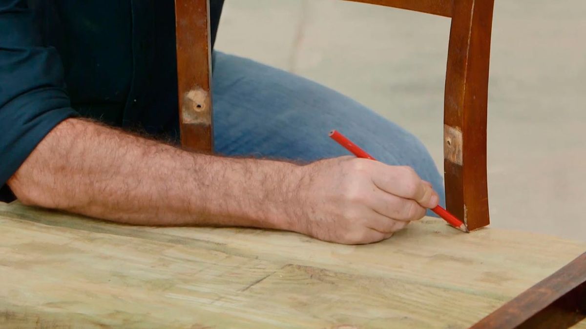 Cómo hacer bancos con traviesas de madera paso 9