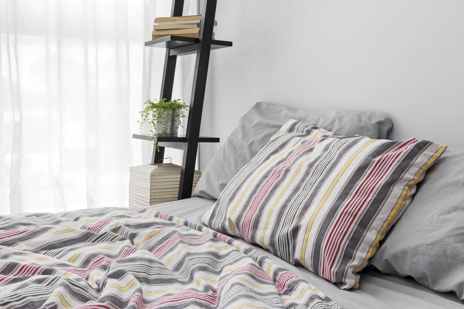 Utilizar una silla como mesilla 3