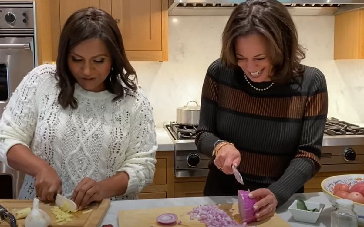 El arte de Kamala Harris para cortar cebolla deja sin palabras a Mindy Kaling