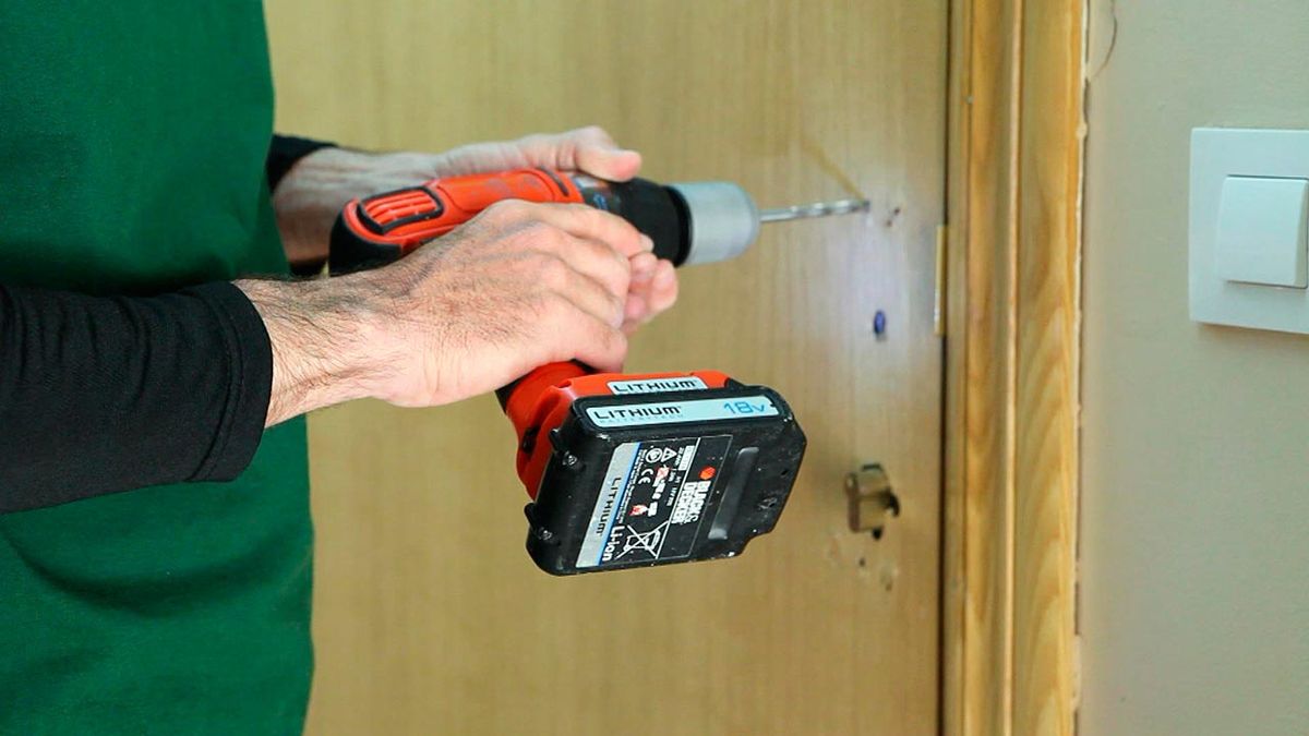 Reforzar sujeción de manilla paso 3