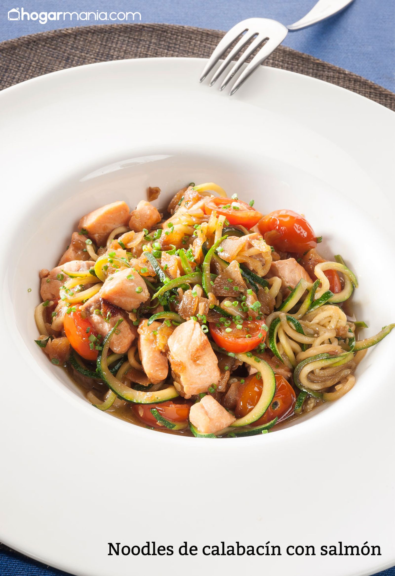 Noodles de calabacín con salmón vertical
