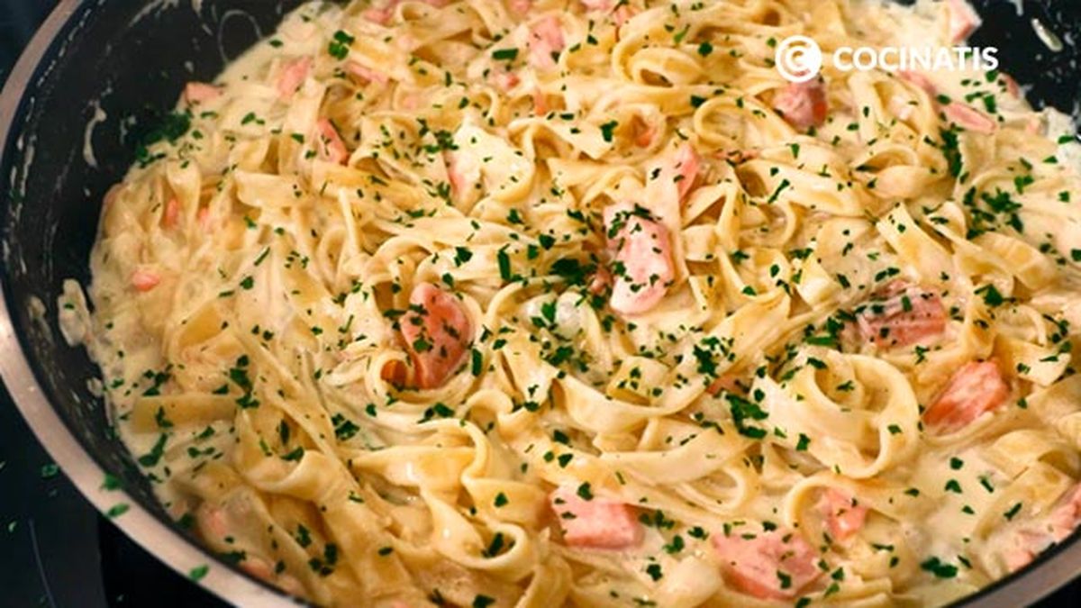 Receta de tiaglatelle con salmón ahumado y perejil  paso 5