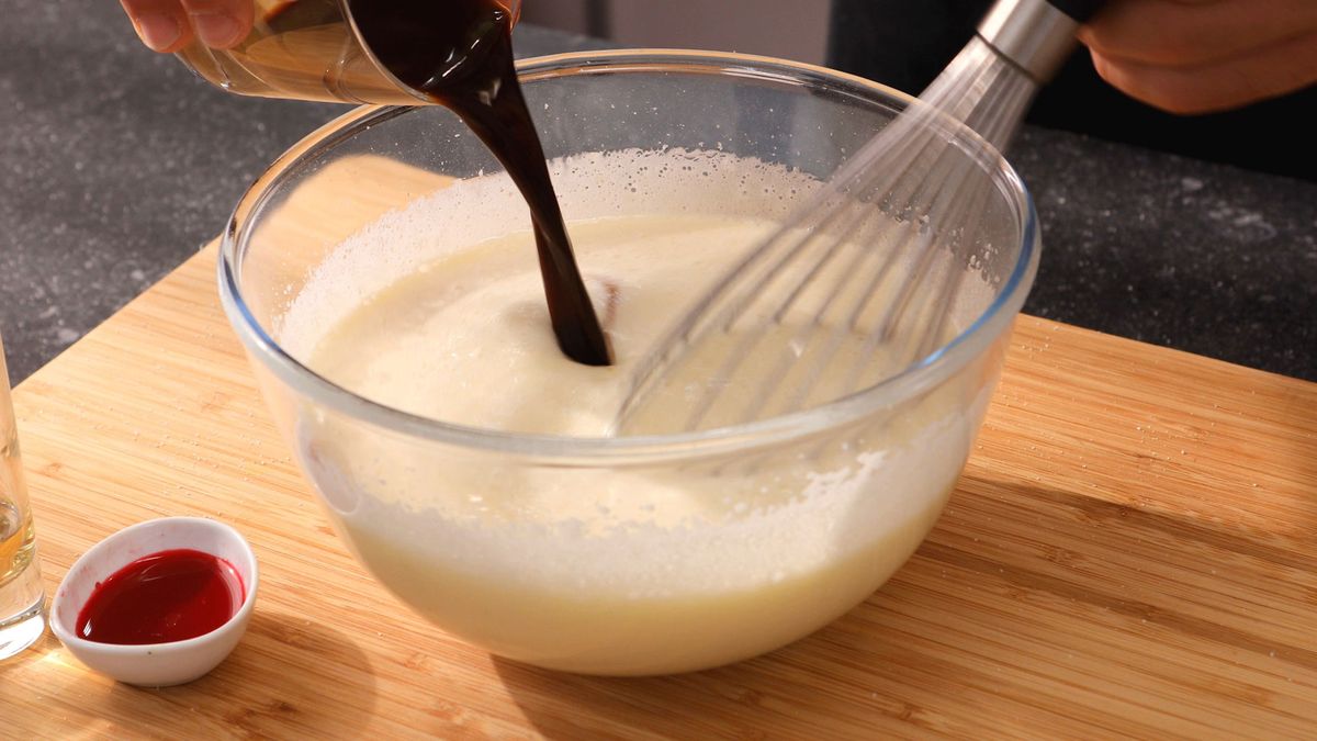 Bizcocho de chocolate con crema de queso   Paso 2