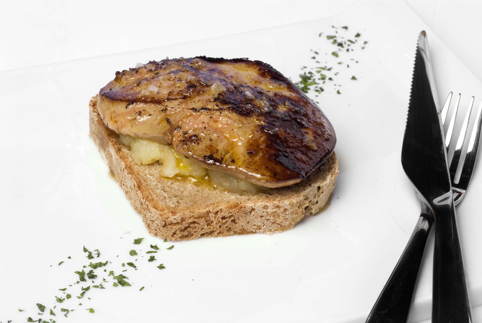 pan de cerveza y mostaza con foie y manzana xl