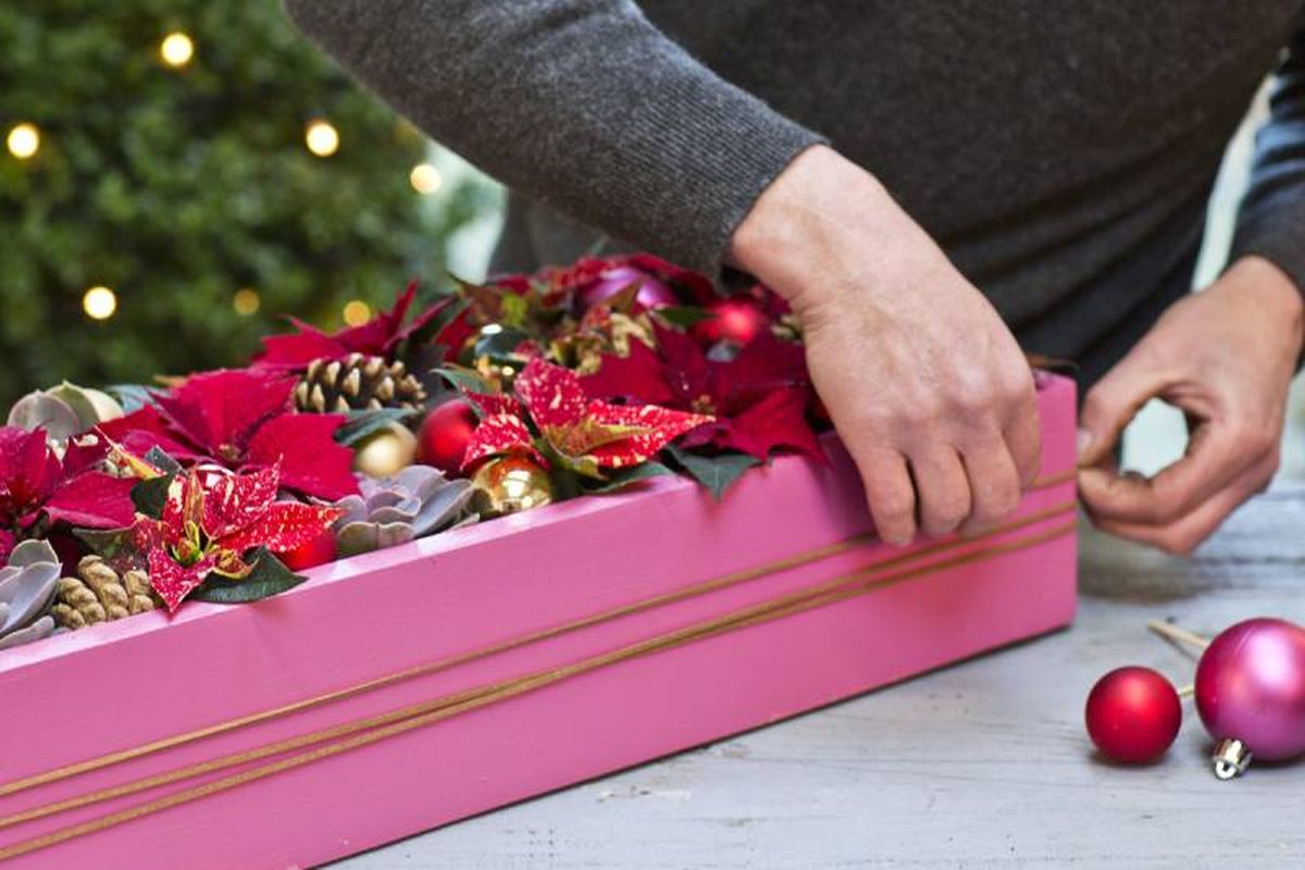 Cintas de cuero para decorar el centro de mesa.