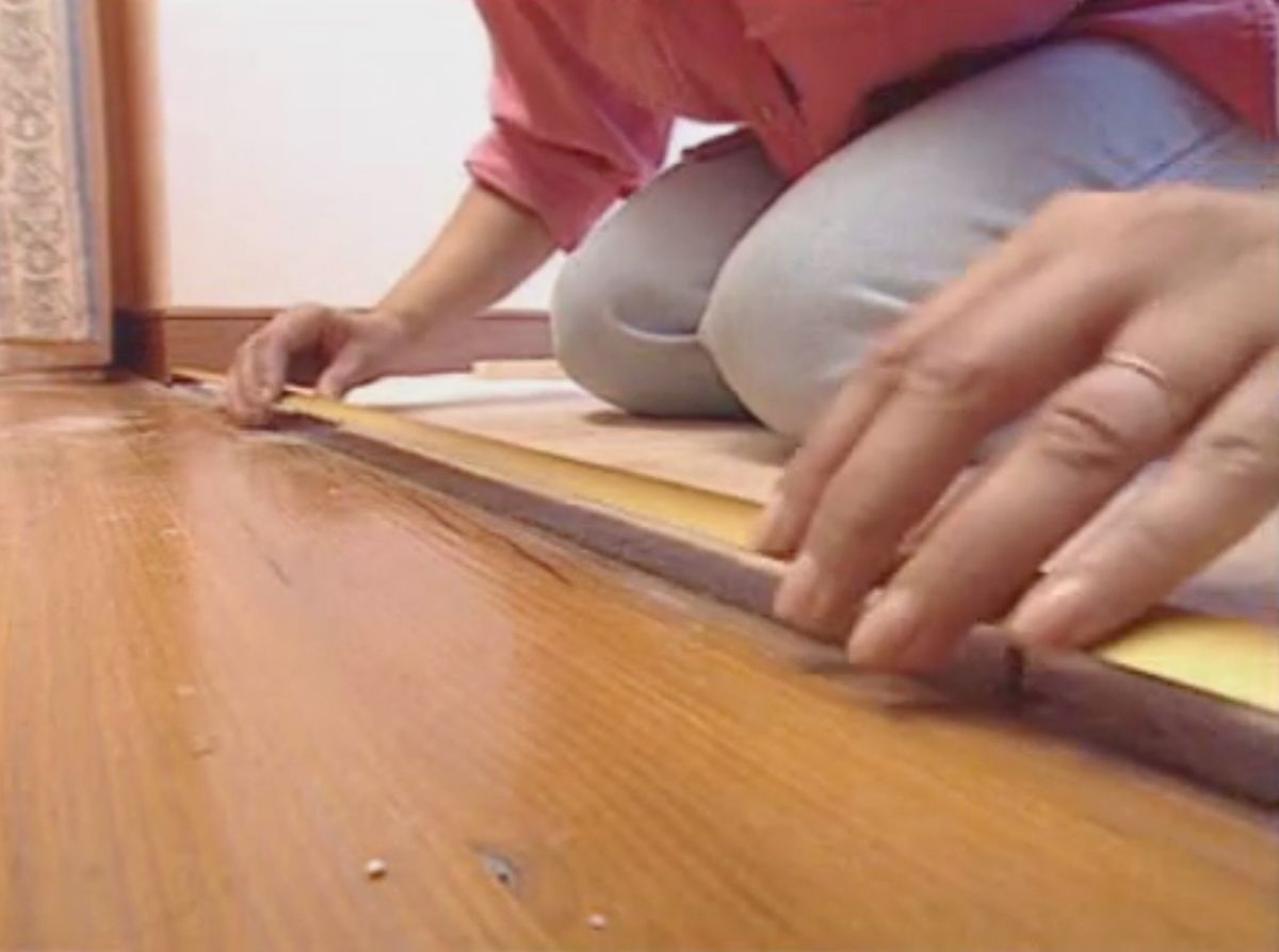 Colocar perfil metálico para separar diferentes suelos paso 3