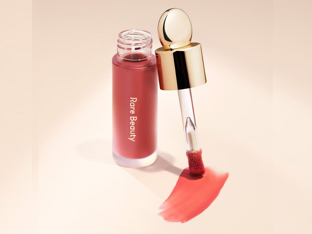 Blush líquido de Rare Beaty