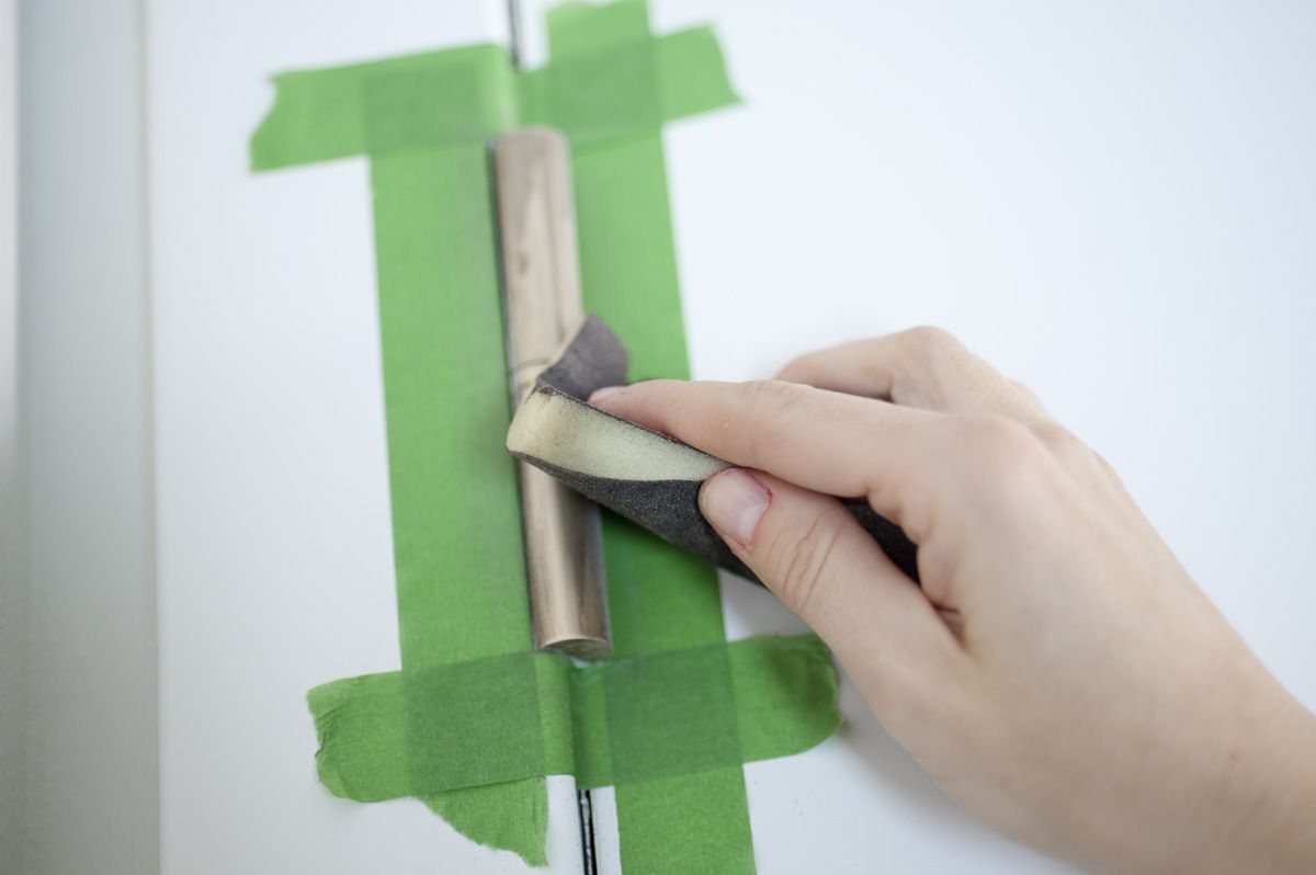 Bricomania 685 2 Pintar bisagras de puerta p2