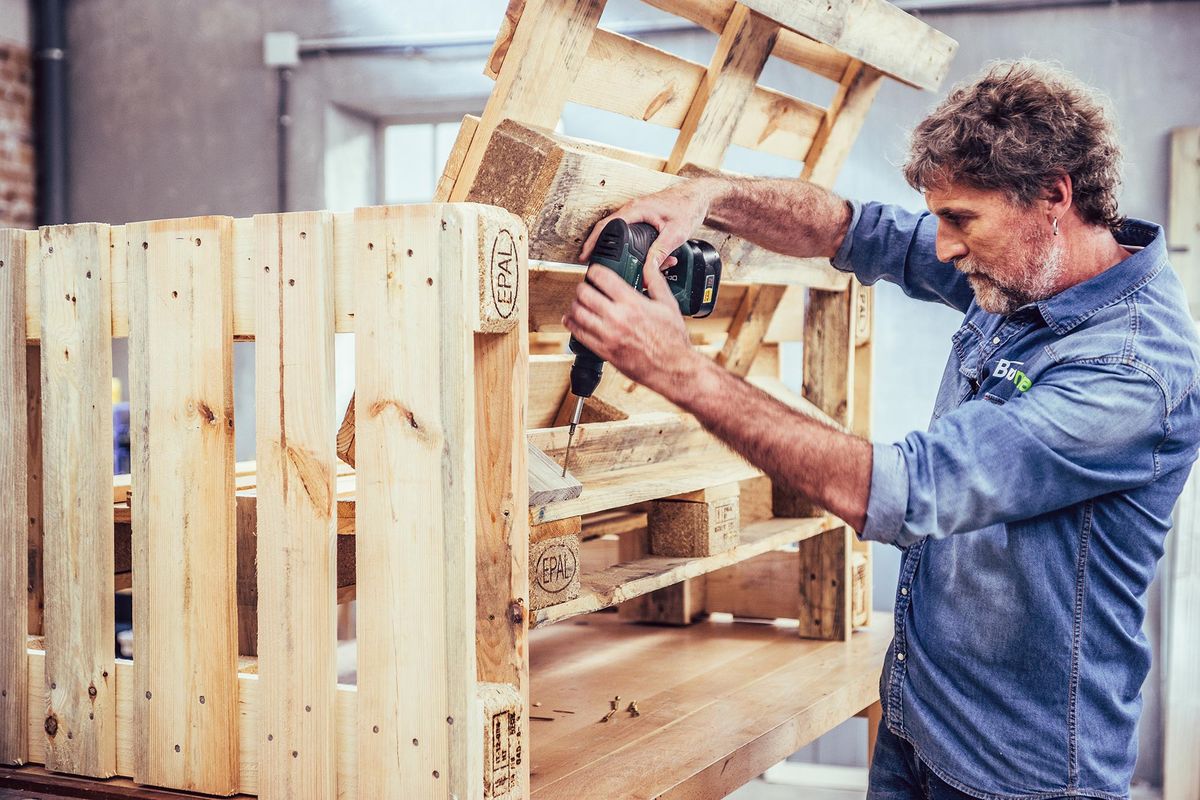 Cómo hacer una butaca con palets y asientos de coche paso 3